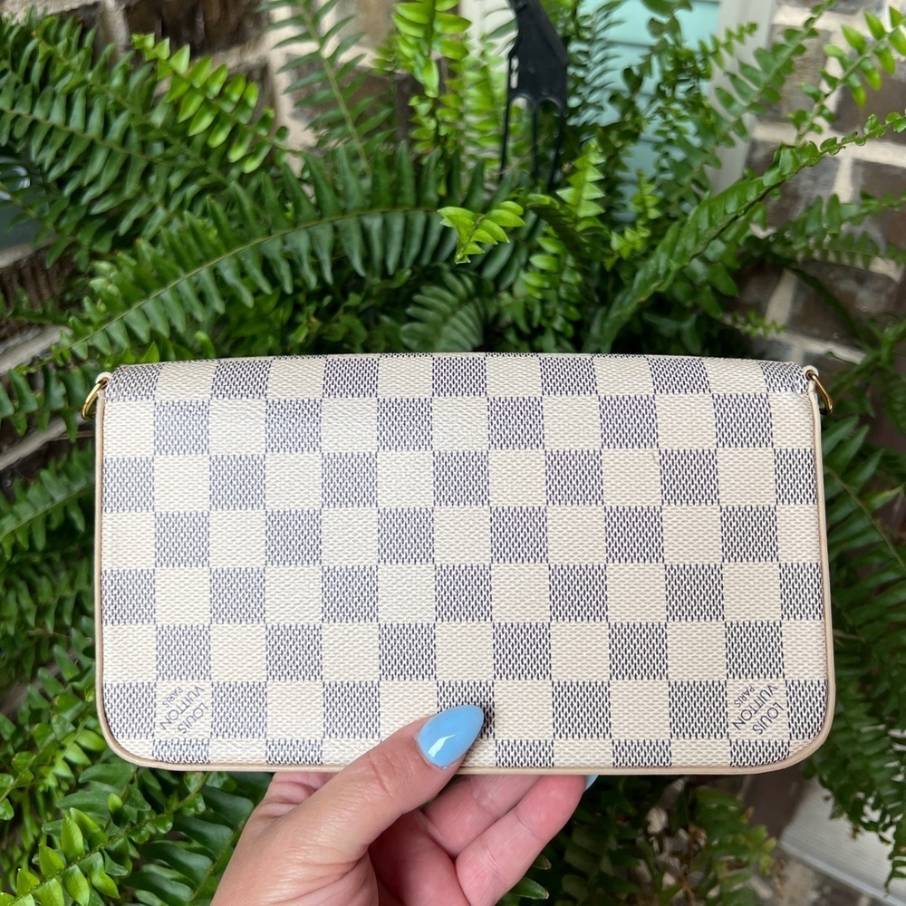 $1200 🅿️🅿️ - Authentic Louis Vuitton Felicie - Picture 5 of 7